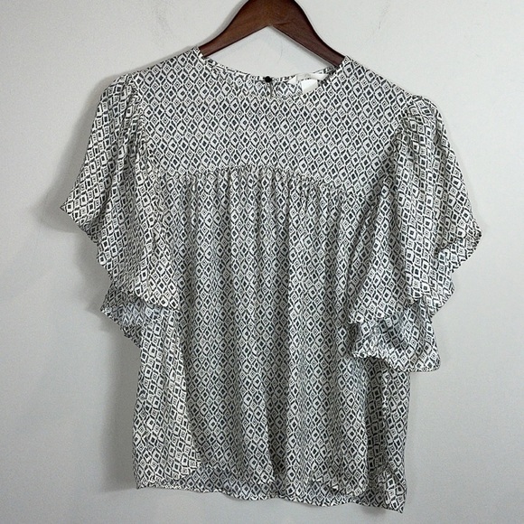 H & M diamond patterned flutter sleeve blouse women size 2 - Picture 1 of 6
